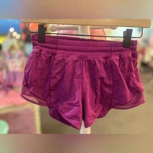 Lululemon Hotty Hot Shorts 2.5”